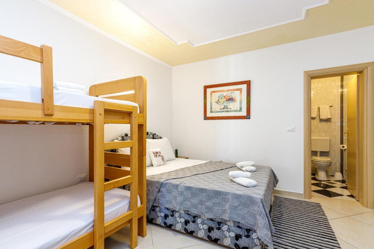 Genoa Rooms Poreč Buitenkant foto